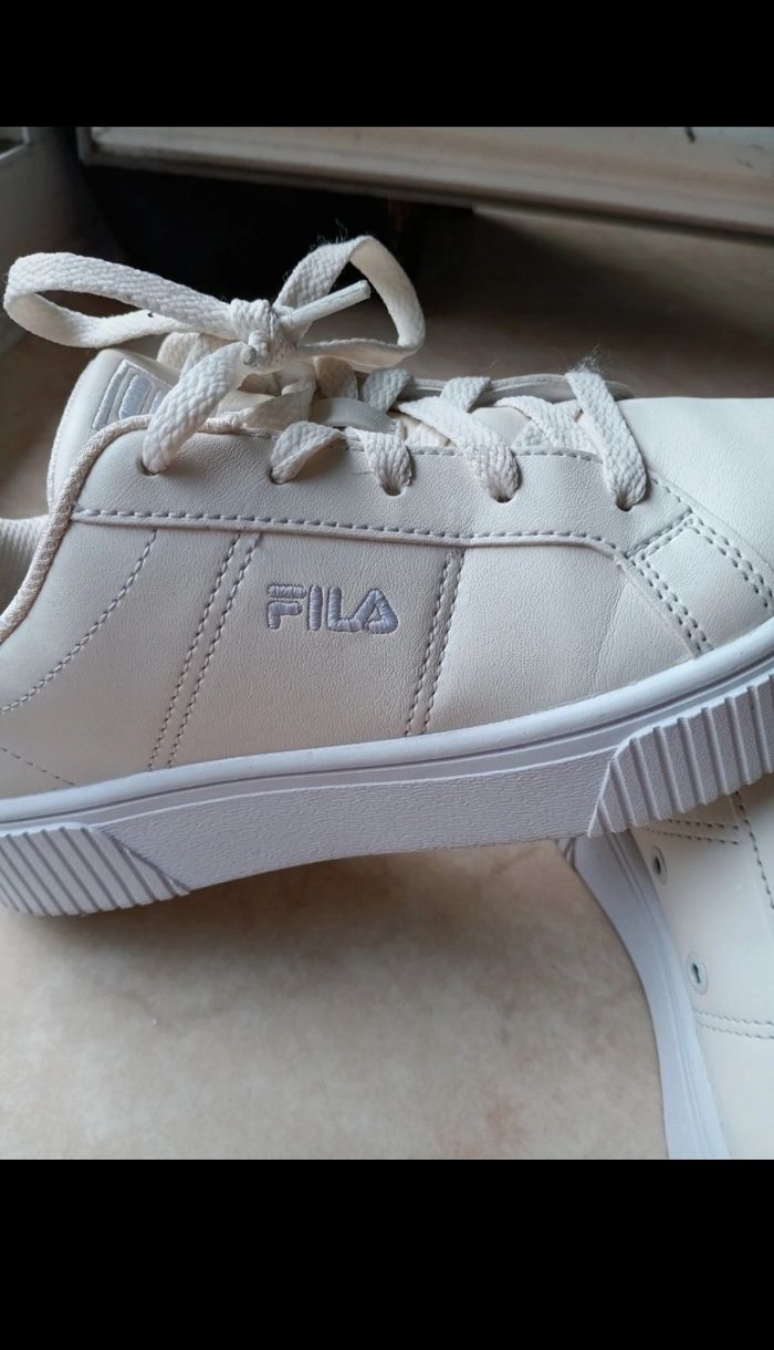 Basket fille Fila blanc cassé beige 33 - photo numéro 3