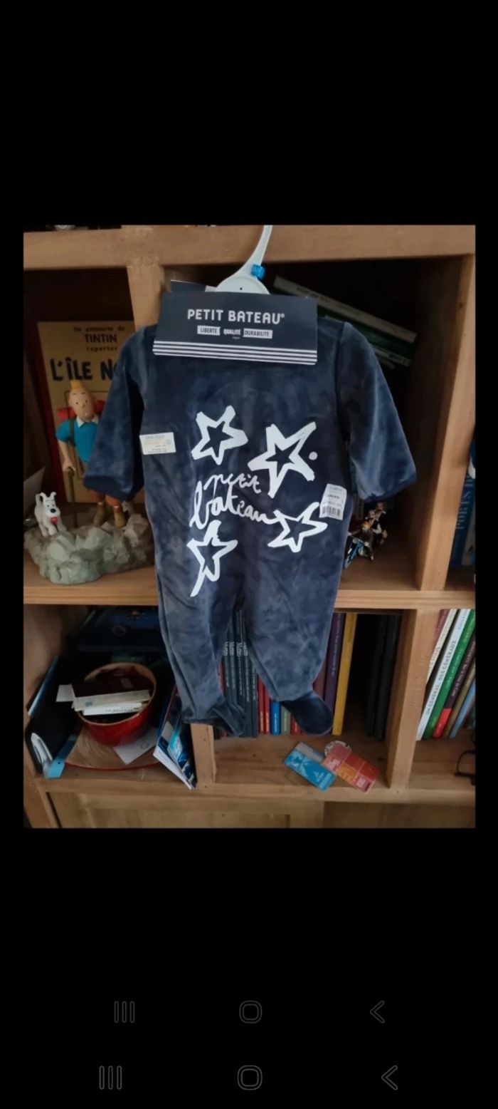 Pyjama Petit Bateau + lot 3 bodys assortis 3 mois - photo numéro 2