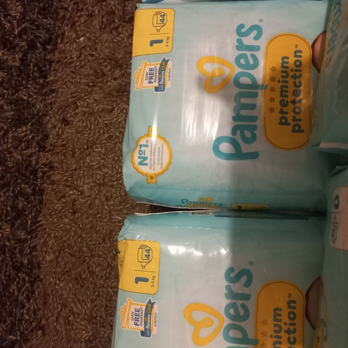 Lot pampers taille 0 et taille 1 et taille 2 - photo numéro 2