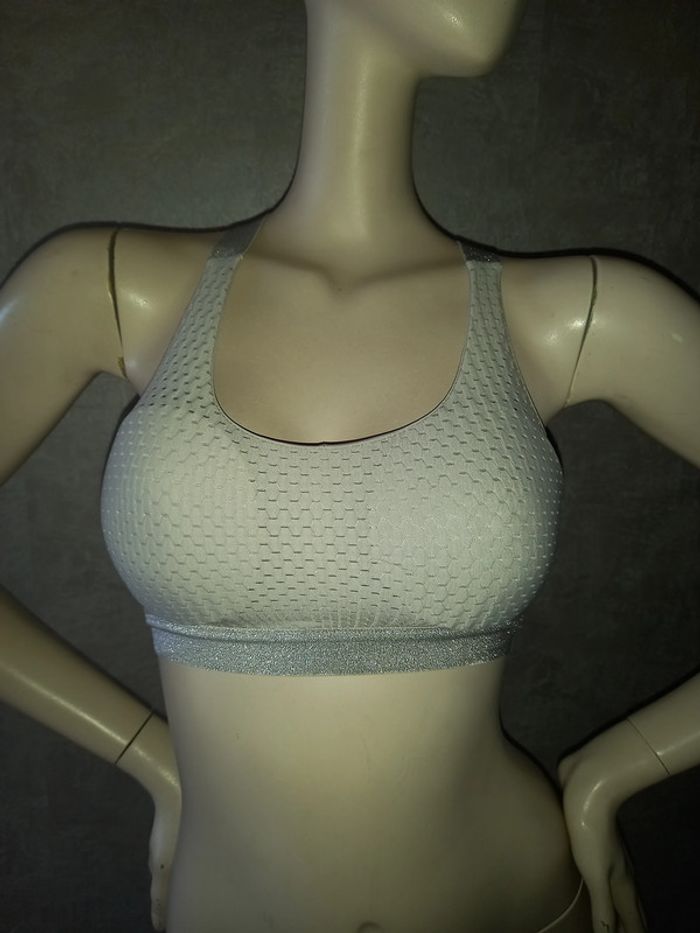 brassière grise avec élastique bretelle et sous poitrine argenté pailleté taille S - photo numéro 2