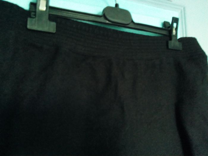 Short noir hiver en 42 - photo numéro 3