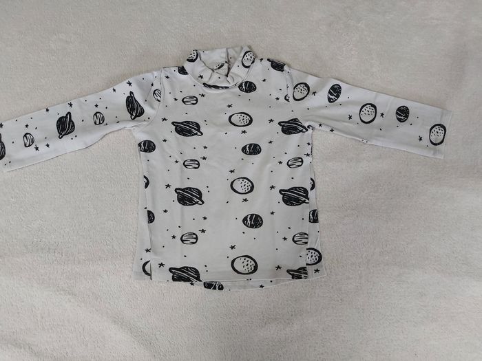 Lot rouge et blanc  T shirt ML 24 mois - photo numéro 3