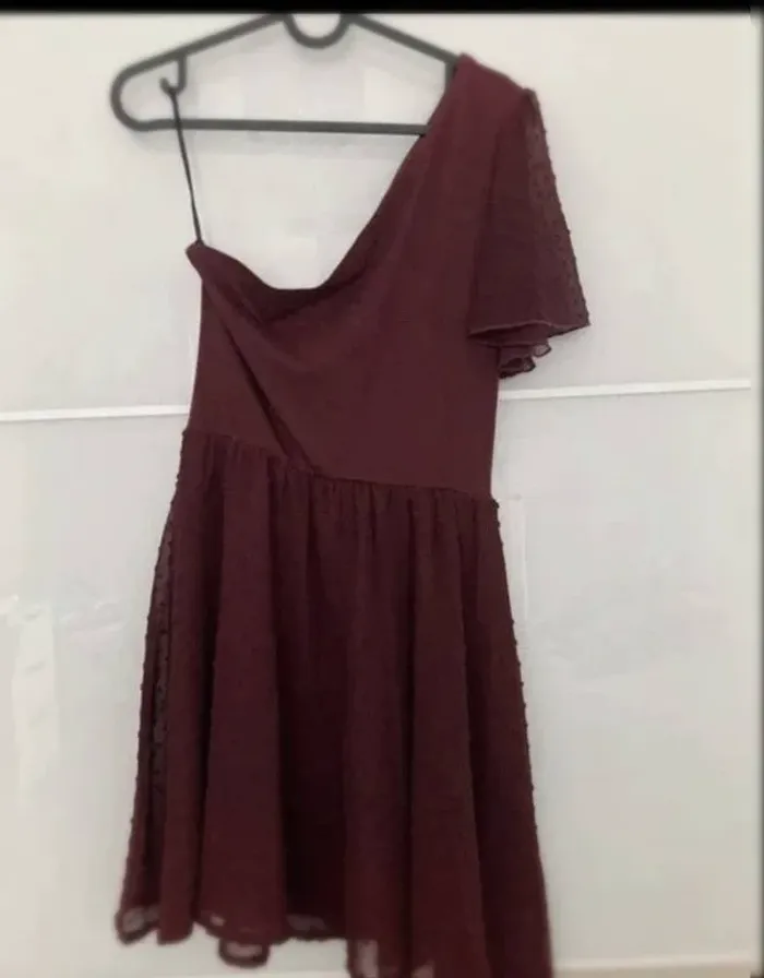 Robe rouge bordeau - photo numéro 5