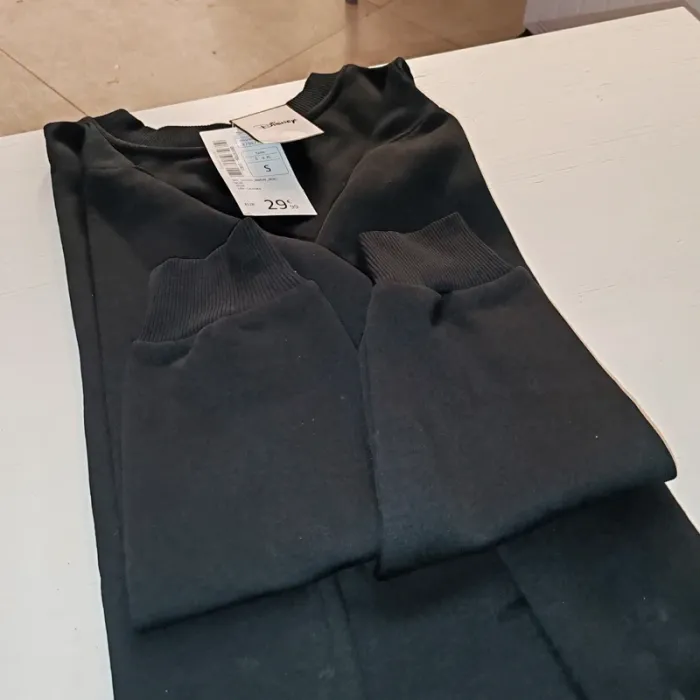 🧣Sweat pull Stitch Disney taille S noir Hiver Noël 🧣 - photo numéro 6