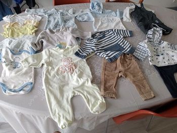 Vêtements 3 mois boite de lait neuf