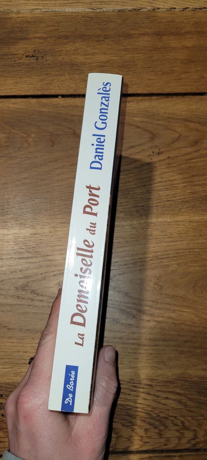 La Demoiselle du Port - photo numéro 2