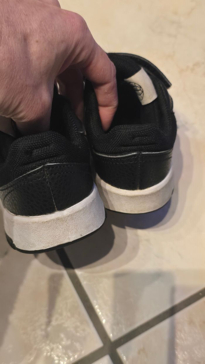 🥰💙🥰 superbe lot Baskets et sandales pointure 24 garçon 🥰💙💙💙 - photo numéro 10