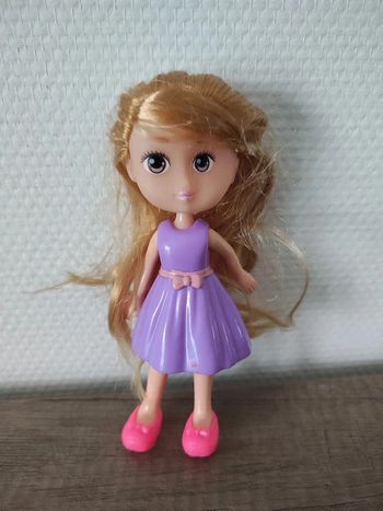 Petite poupée 15 cm