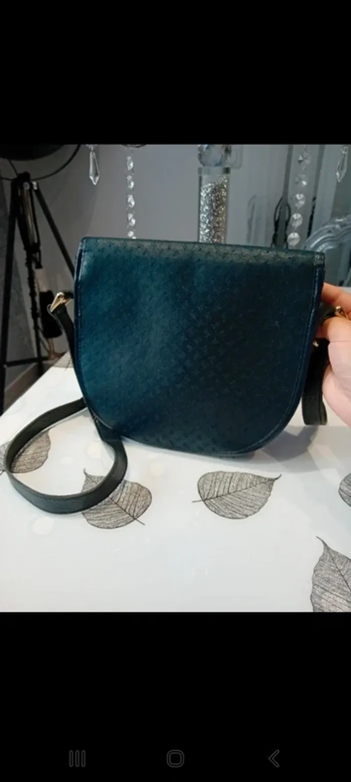 Sac à bandoulière vintage de la marque Jacques Estérel  une pièce à saisir - photo numéro 5