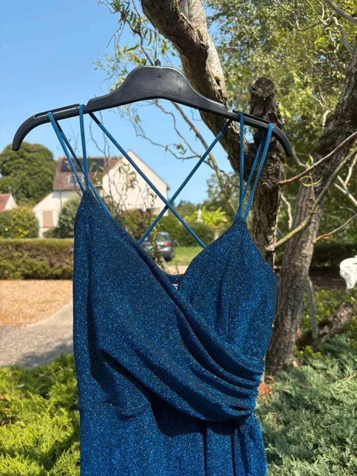 Robe longue à paillettes - photo numéro 2
