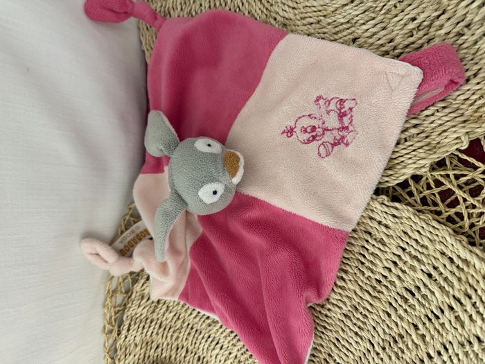 Doudou plat lapin RODADOU RODA rose bébé hochet 3 noeuds - photo numéro 1