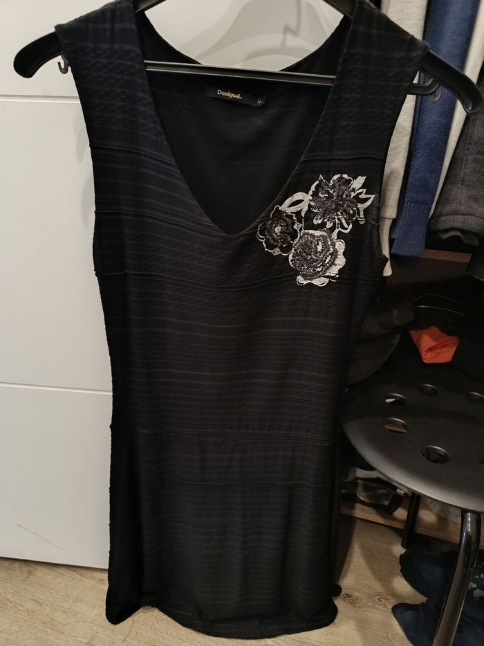 Robe Desigual taille M neuve