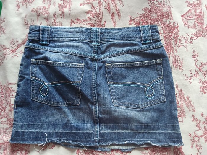 Mini jupe jean 5 poches taille 36 - photo numéro 2