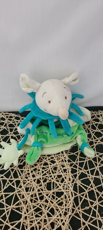 DOUDOU ET COMPAGNIE MARIONNETTE SOURIS VERT BLANC SOLEIL COL TURQUOISE