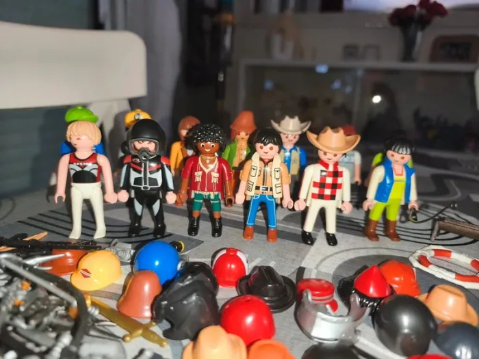 Lot figurines playmobil hommes et accessoires - photo numéro 4