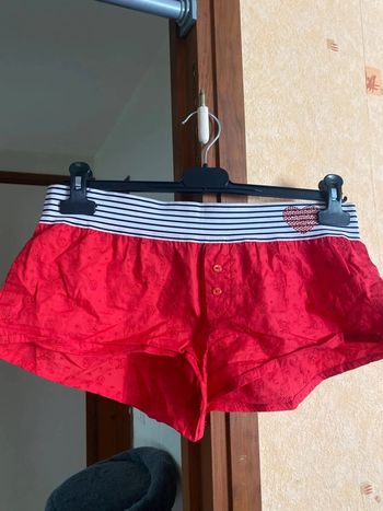 Short femme marque undiz très bon état taille 38