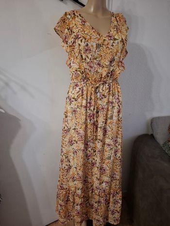Robe longue fleuri taille 38/40 en très bon etat