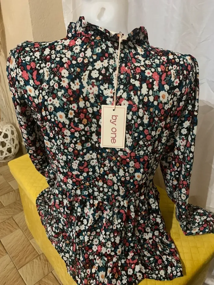 Blouse By One taille S/M fleurie évasée manches longues - photo numéro 4