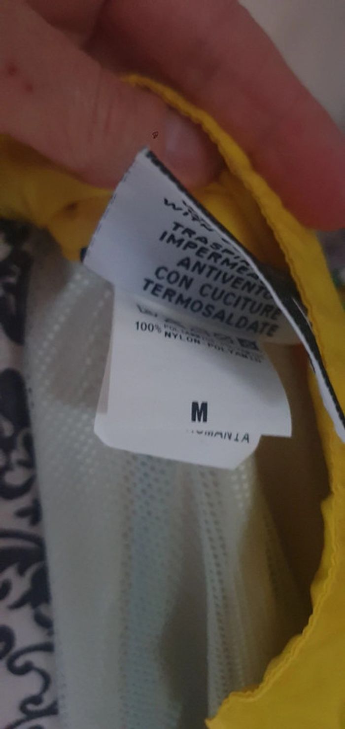 Imperméable jaune - photo numéro 5