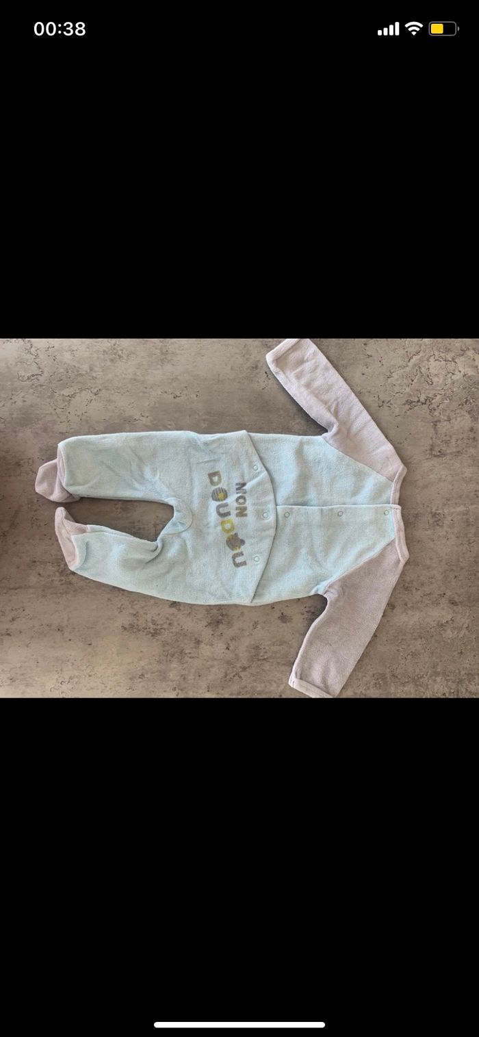 Lot pyjamas 1 mois - photo numéro 9
