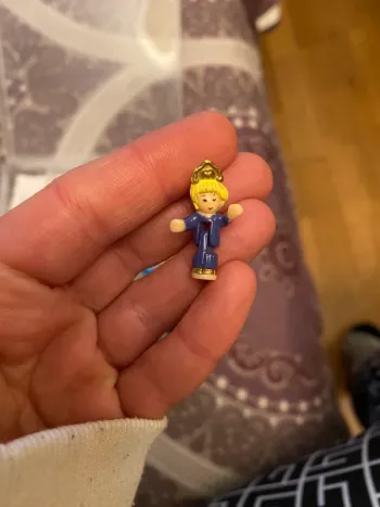 Polly pocket personnage à couronne