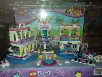 Rare vitrine lego friends