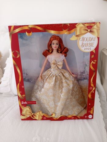 Barbie rousse Noël 2025 - Holiday Barbie 2025