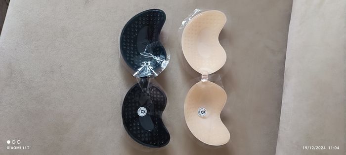 2 Soutien gorge invisible sans bretelle réutilisable bonnet B noir et beige - photo numéro 3