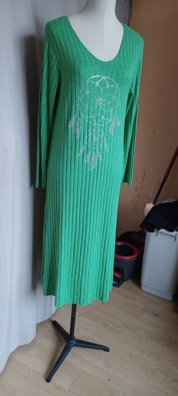 Très jolie robe longue femme T U 