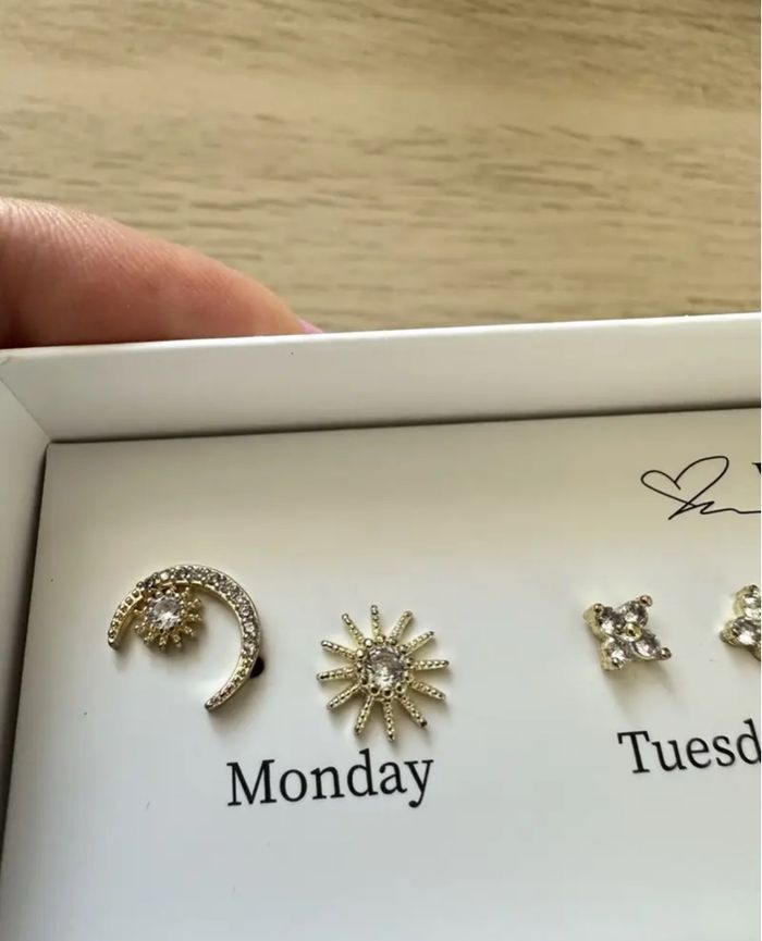 Set de boucles d'oreilles - 5 paires pour toute la semaine - photo numéro 3