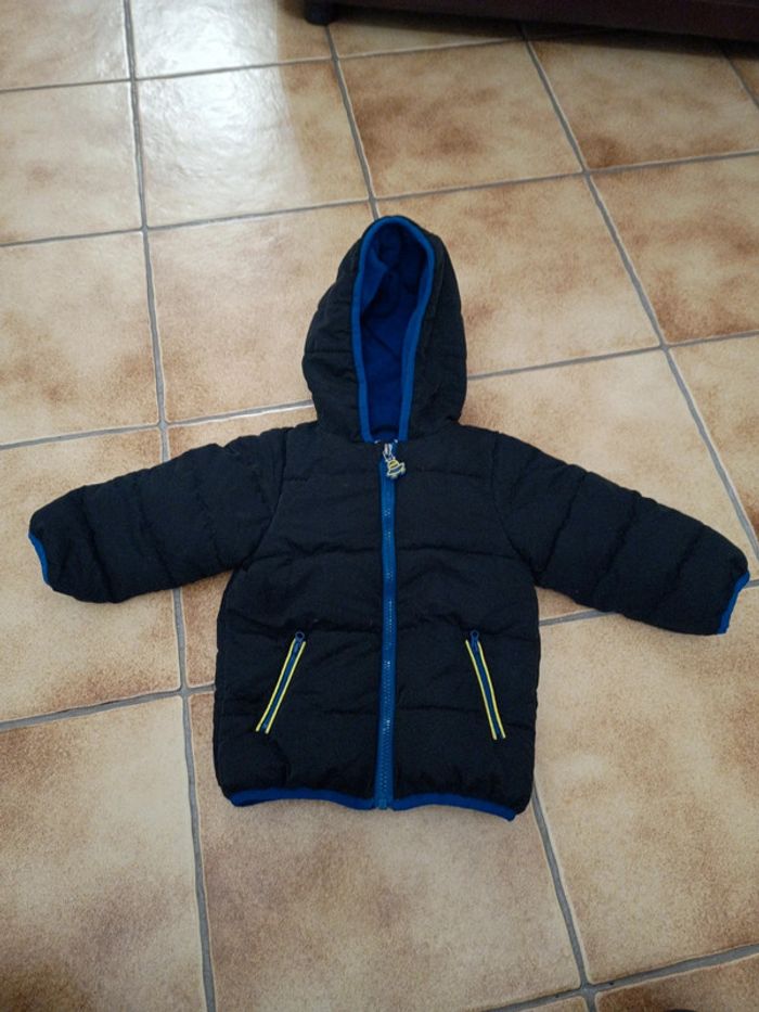 Manteau vert beau détail 2 ans intérieur polaire type doudoune