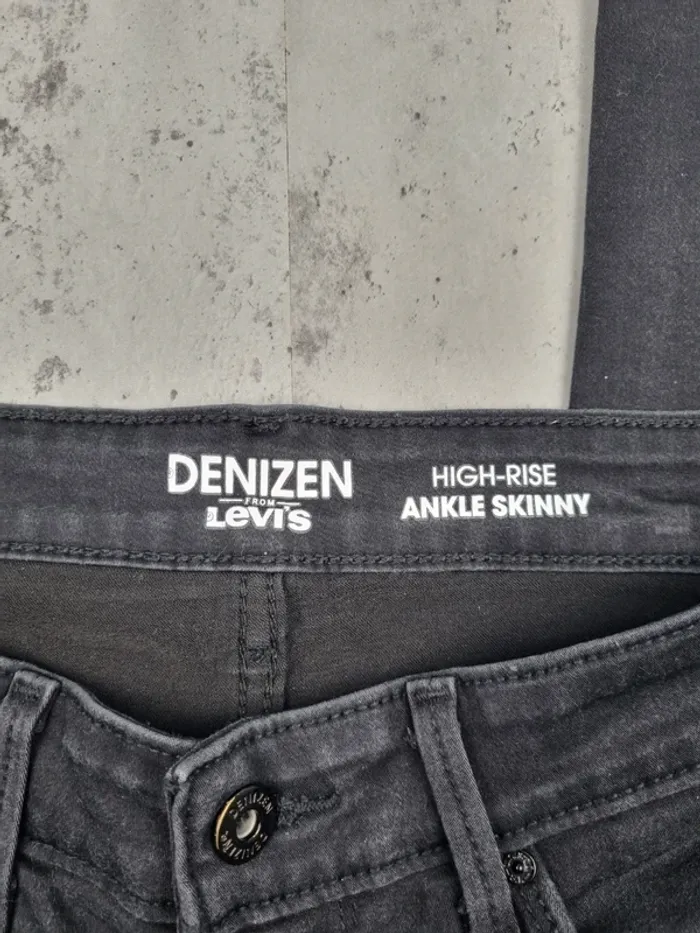 Jean Levi’s noir – Taille 30x30 (40 FR) Femme (mesures en photos) - photo numéro 10