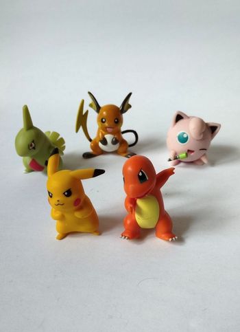 5 figurines Pokémon