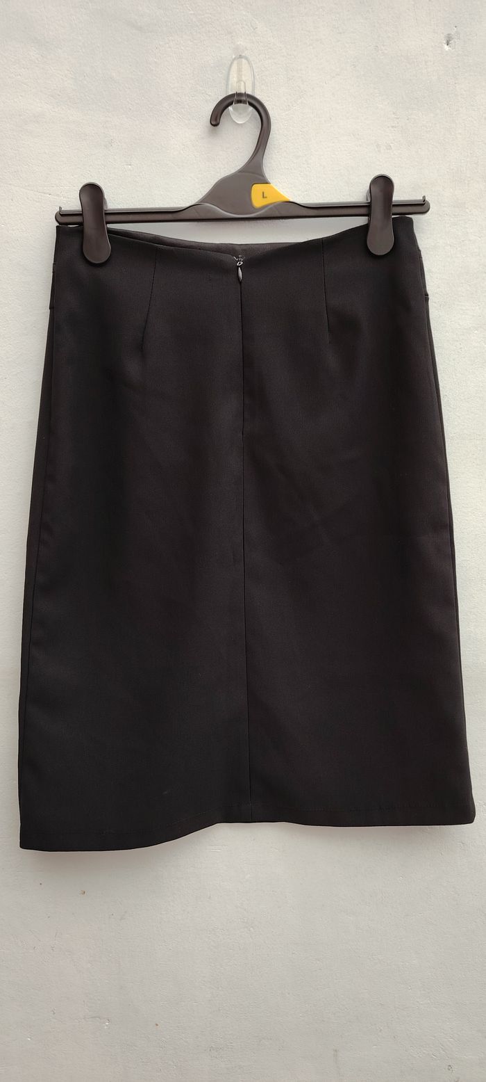 Jupe noire Terre de Sienne – Taille non indiquée – coupe droite élégante - photo numéro 2