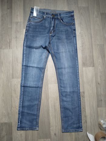 jeans homme T.38 neuf