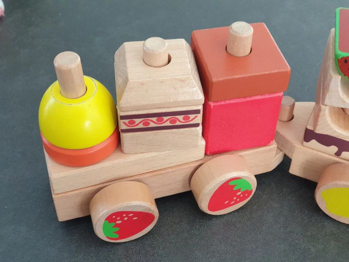 Petit train en bois - photo numéro 8