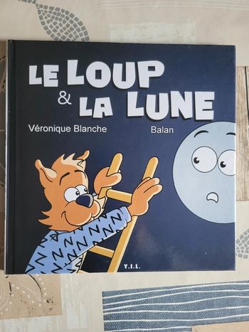 Le loup et la lune