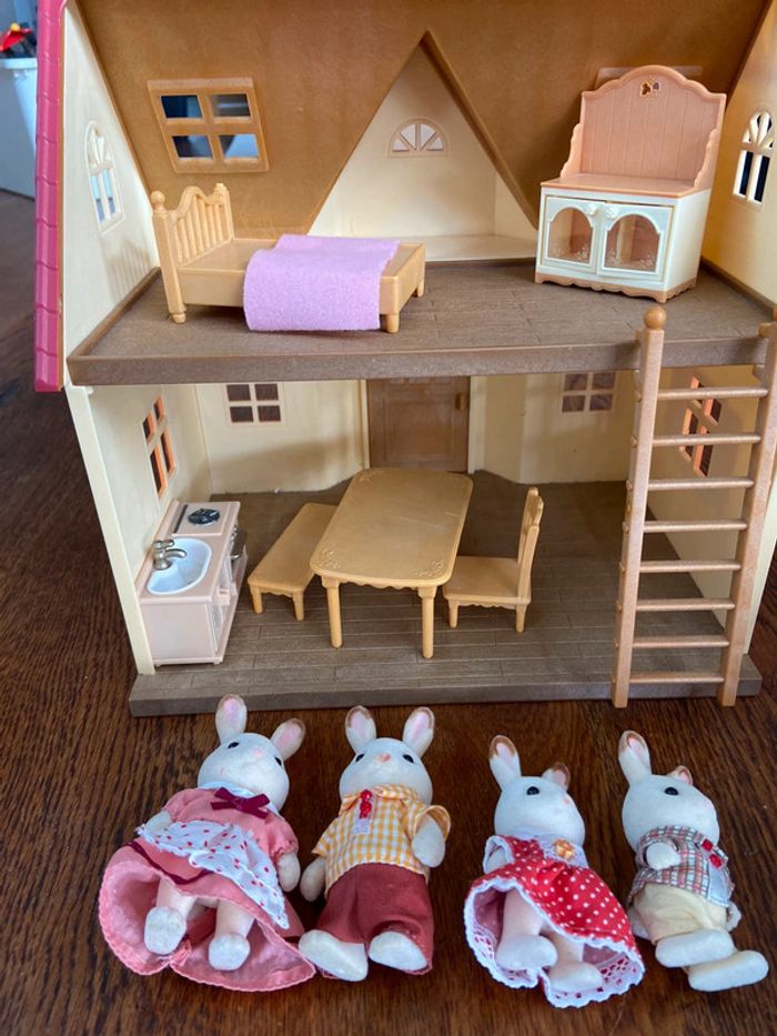 Maison cottage meublée avec famille lapins sylvanian - photo numéro 2