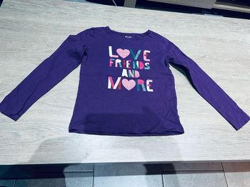 Teeshirt manches longues violet avec écriture 8 ans 
