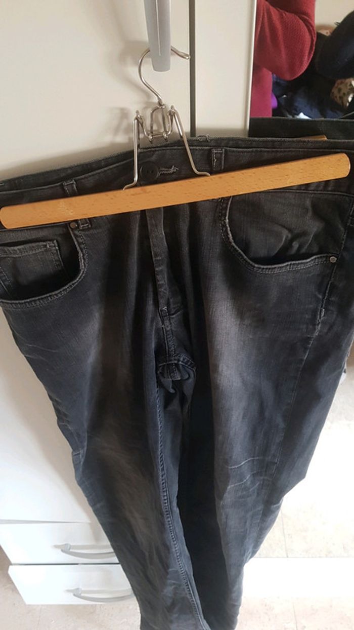 jean gris  Zara man taille 42 . - photo numéro 2