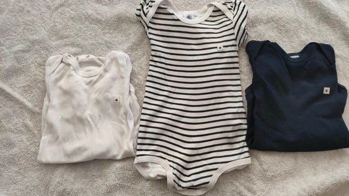 Lot de 3 bodies 24 mois petit Bateau