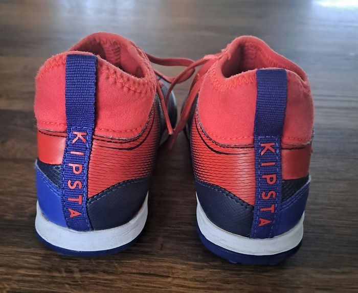 Chaussures ou crampons de football enfants agility 500 TF Kipsta bleues et rouges taille 30 - photo numéro 2