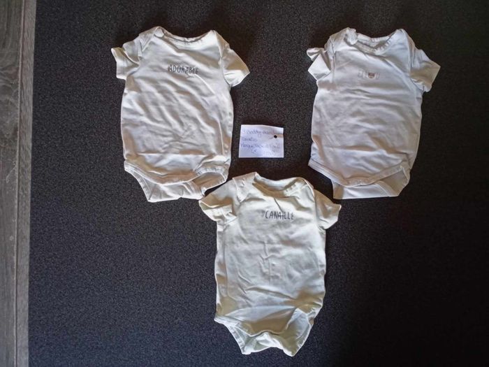 Lot de vêtements bébé 1 mois - photo numéro 2