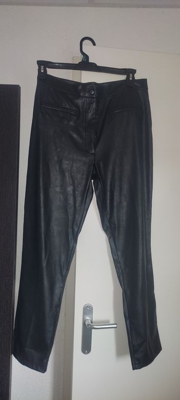 Pantalon simili cuir noir T 46