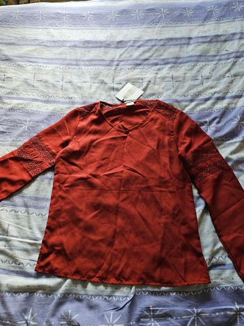 Blouse rouge foncé