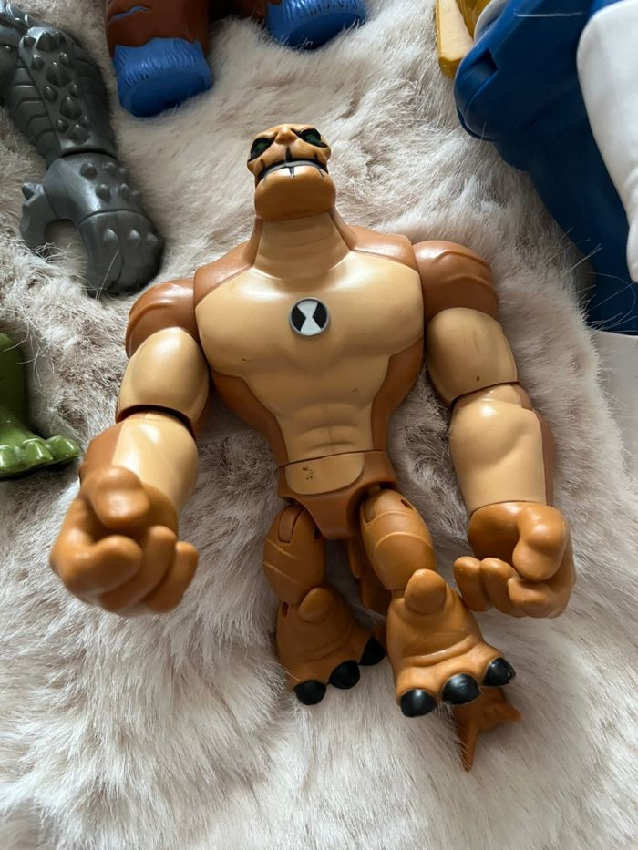 Lot 4 grande Figurine - Dragon Ball, Ben 10, DC Comics & Grojband ! 💥 - photo numéro 6