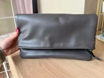 Pochette gris foncé