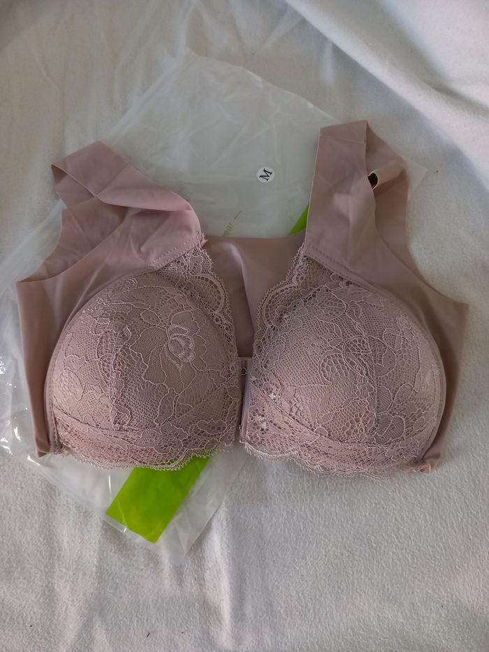 Soutien-Gorge neuf M rose