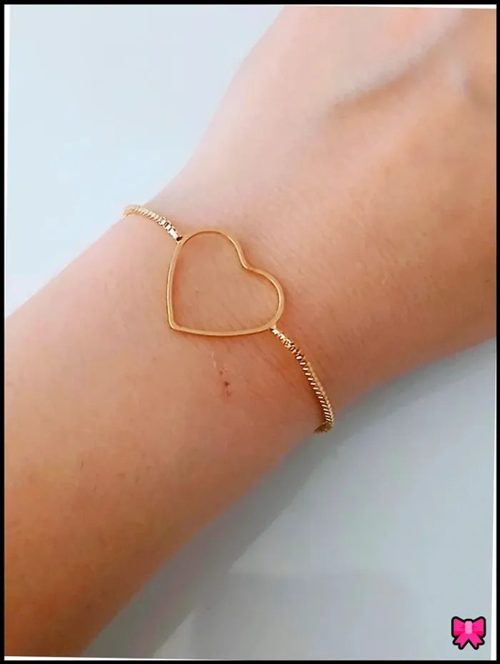 Bracelet doré coeur tendance – Élégant et lumineux
