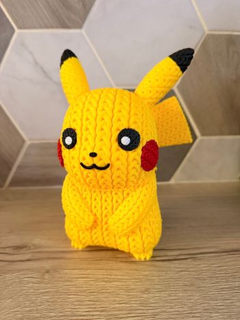 Figurine Pikachu taille 20cm